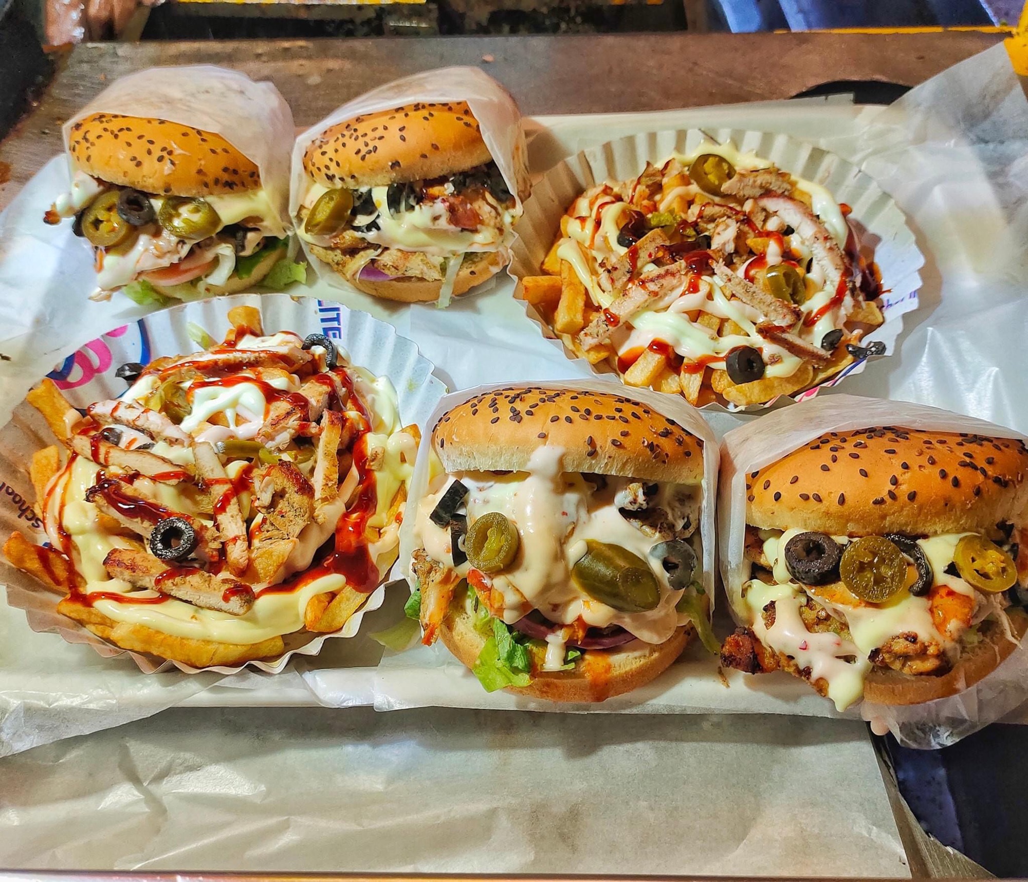 Famous best Fast Food point In Lahore